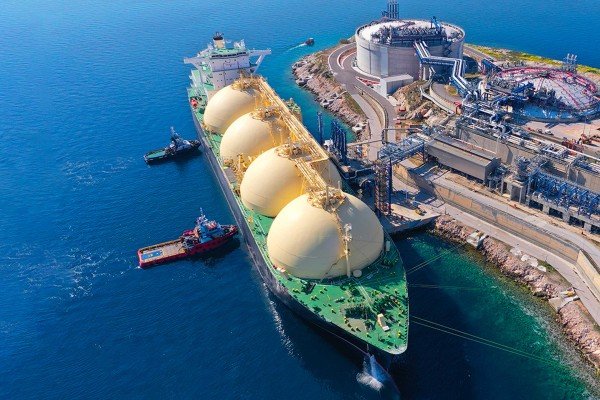 LNG Shipping: Operations, Safety, and Logistics