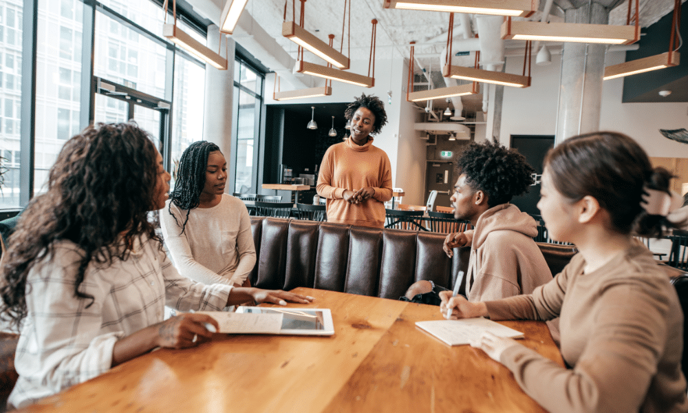 Smart leadership and raising the efficiency and performance of teamwork