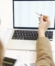 Course on Effective Business Decisions Using Data Analysis