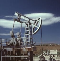 Foundations of Petroleum Technology: Fundamental Concepts and Applications