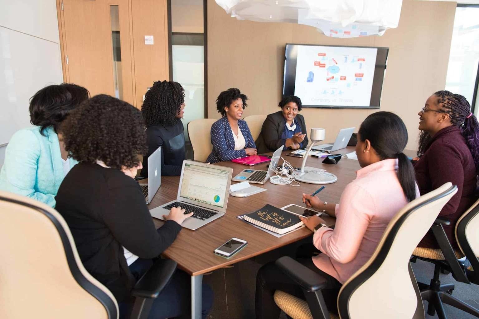 Internal Communications Strategy: Planning, Channels, and Governance