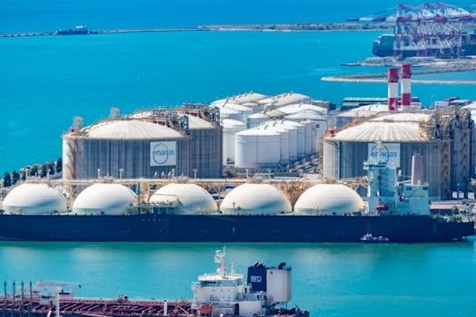 Managing LNG Fuel Bunkering and Utilization on Ships: Best Practices and Safety Protocols
