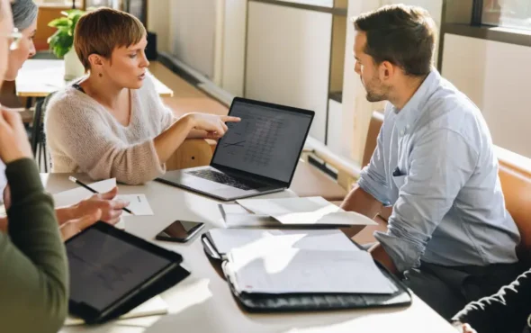 Strategic Accounting Essentials for Non-Finance Managers: Informing Business Decisions