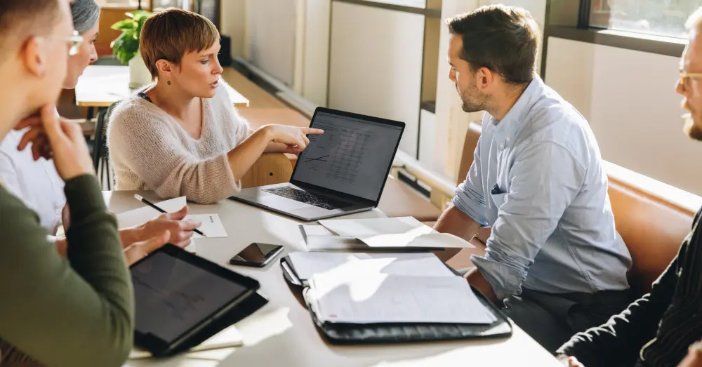 Strategic Accounting Essentials for Non-Finance Managers: Informing Business Decisions